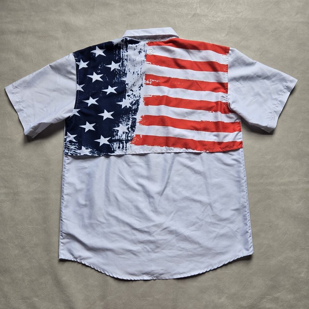 Magellan Outdoors Men's Shirt Lake Fork Americana Flag Relaxed Fit Fish Gear Med
